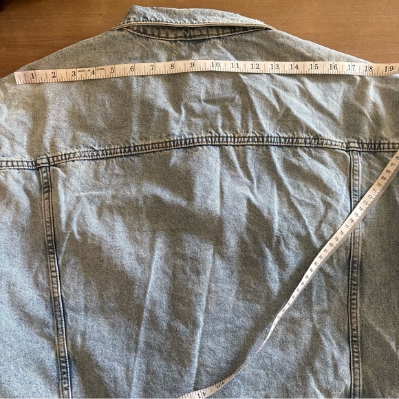 H&M Classic Denim Trucker Jacket in Medium Wash, Size Medium - Picture 11 of 11